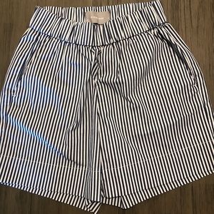 Everlane The Easy Short